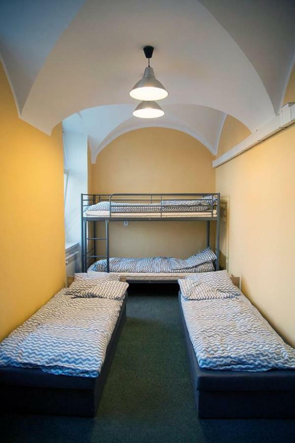 Hostel Staromiejski Гнезно Экстерьер фото